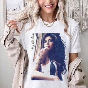 Amy Winehouse Retro Graphic T-Shirt Music Icon Vintage Style Fan Gift Tee 138
